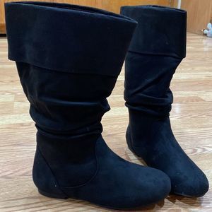 Journee Shelley suede boot  wide calf size 7.5 black